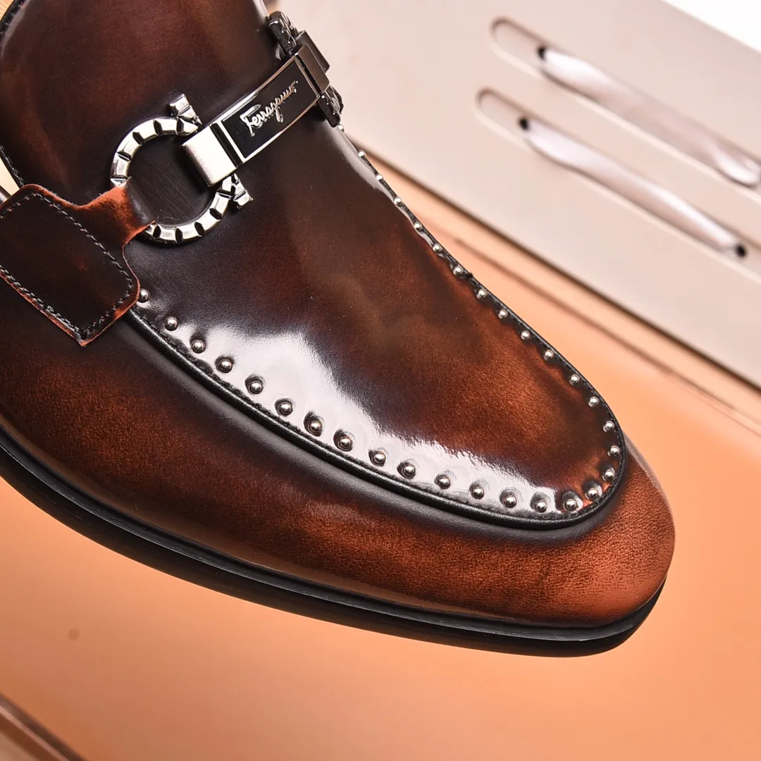 Men's shoes 💰540📛📛(water-dyed cowhide) Salvatore Ferragamo high-end (Salvatore Ferragamo) is the world's top luxury footwear brand. It comes from the fashion kingdom of Italy and is famous all over the world for its traditional handmade design and novel styles...🚶🏻🚶🏻New suit shoes are available simultaneously at the counter. This model is purely handmade. The fabric is imported from Italy's original first-layer cowhide. Soft water-dyed cowhide lining. Original authentic outsole🌀🌀Size: 38➖45